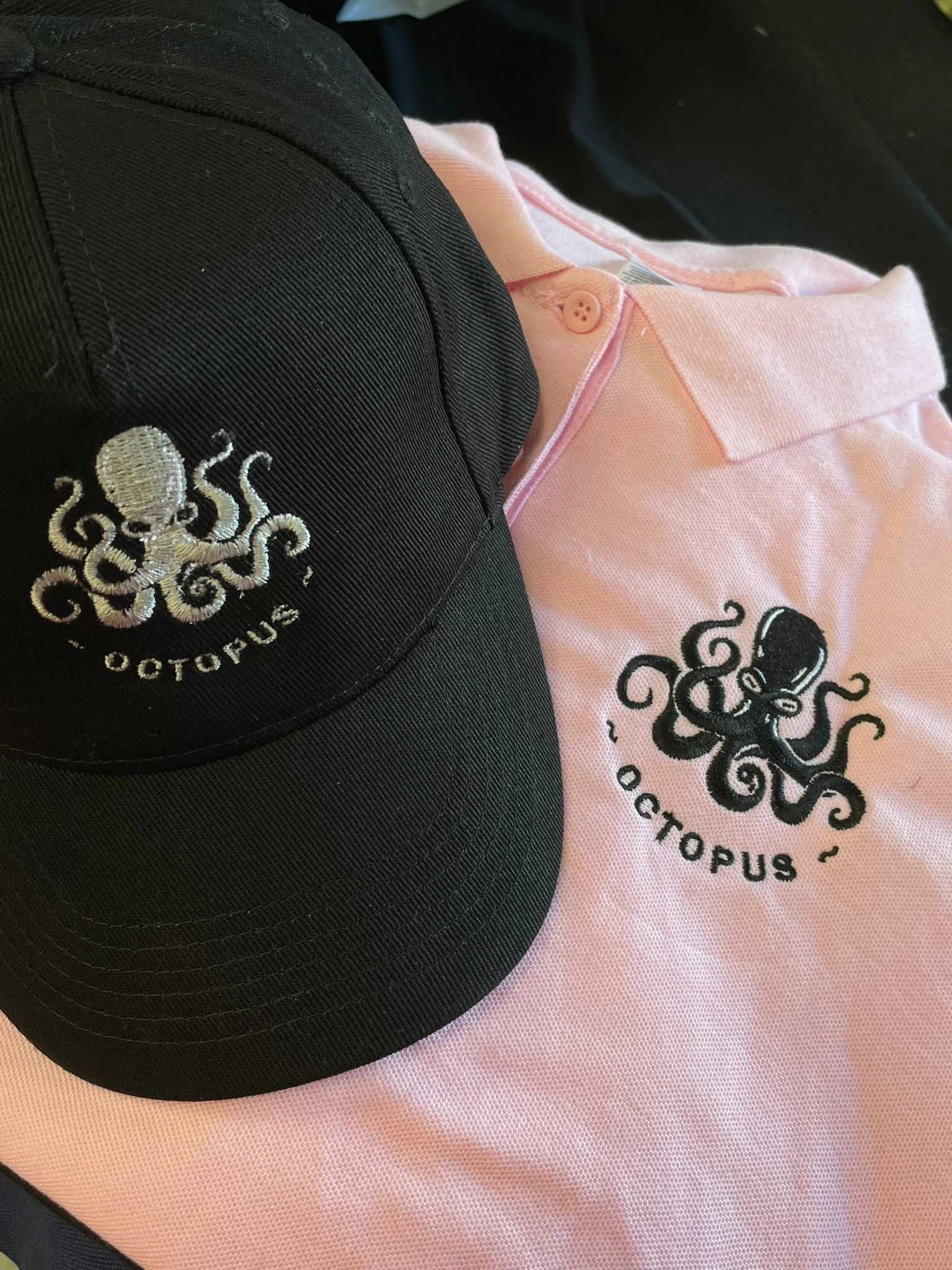 Une pieuvre brodée pour l'académie Octopus