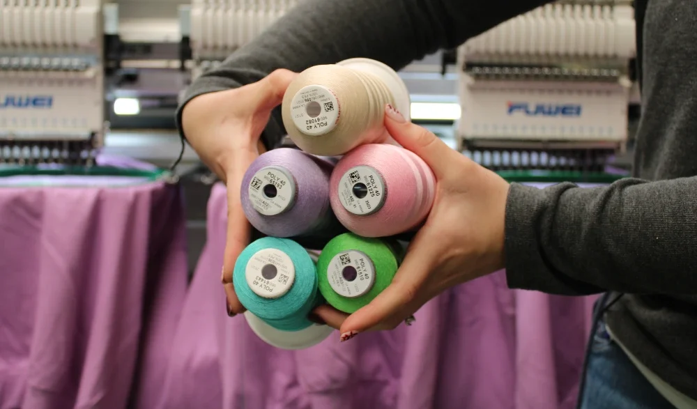 Bobine-de-fils-broderie-e1767796135369.webp
